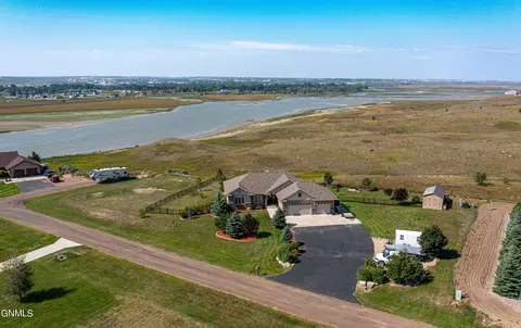 2011 17th St E, Williston, ND 58801 photo 5