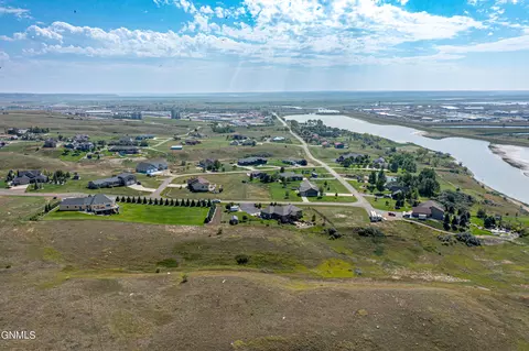 2011 17th St E, Williston, ND 58801 photo 49