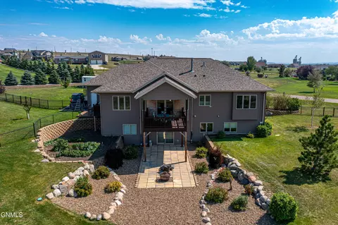 2011 17th St E, Williston, ND 58801 photo 41