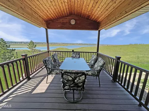 2011 17th St E, Williston, ND 58801 photo 35