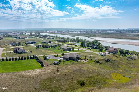 2011 17th St E, Williston, ND 58801 photo 47