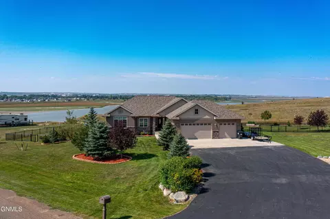 2011 17th St E, Williston, ND 58801