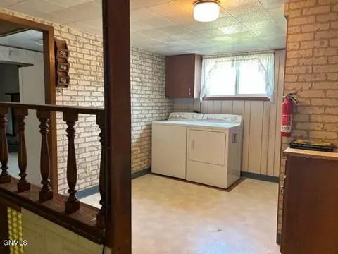906 13th Ave W, Williston, ND 58801 photo 11