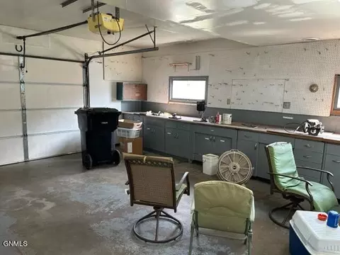 906 13th Ave W, Williston, ND 58801 photo 24