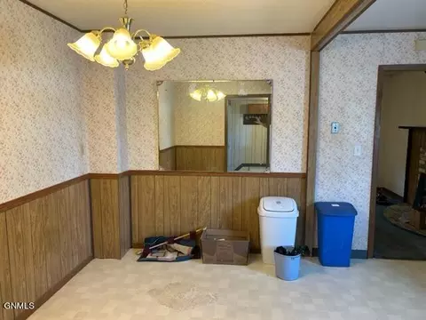 906 13th Ave W, Williston, ND 58801 photo 10