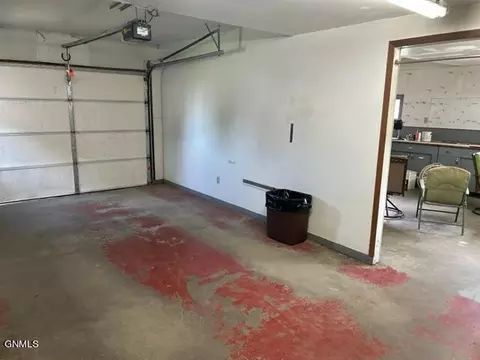906 13th Ave W, Williston, ND 58801 photo 23