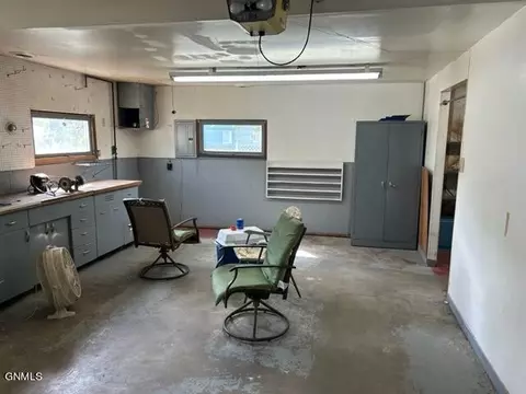906 13th Ave W, Williston, ND 58801 photo 25