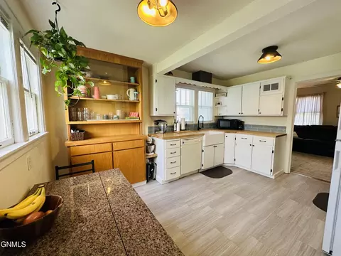 1317 Main St, Williston, ND 58801 photo 27