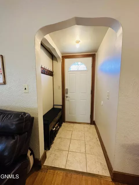 1317 Main St, Williston, ND 58801 photo 9