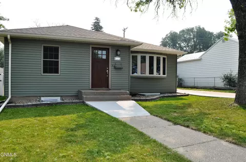 1223 3rd St N, Bismarck, ND 58501
