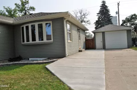 1223 3rd St N, Bismarck, ND 58501 photo 46
