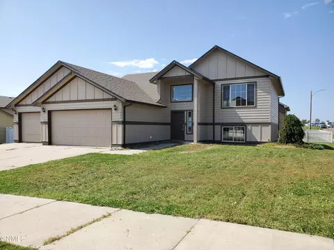 1999 2nd Ave E Ave E, Dickinson, ND 58601 photo 2