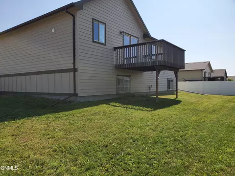1999 2nd Ave E Ave E, Dickinson, ND 58601 photo 4