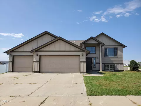 1999 2nd Ave E Ave E, Dickinson, ND 58601