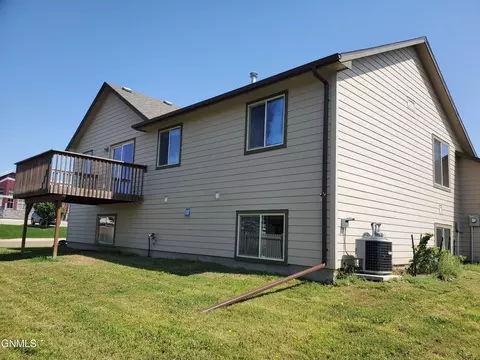 1999 2nd Ave E Ave E, Dickinson, ND 58601 photo 3