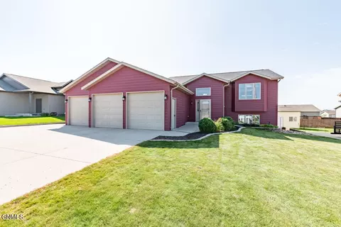 6255 28th Ave SE, Lincoln, ND 58504