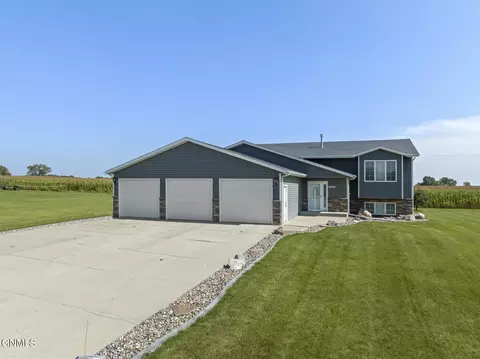 1201 Heritage Dr, Washburn, ND 58577