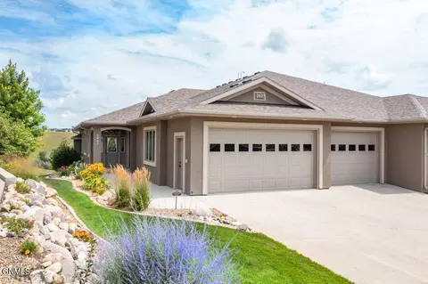 3407 Valley Dr, Bismarck, ND 58503