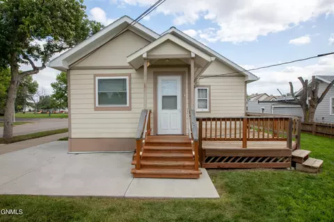 623 8th Ave W, Williston, ND 58801 photo 5