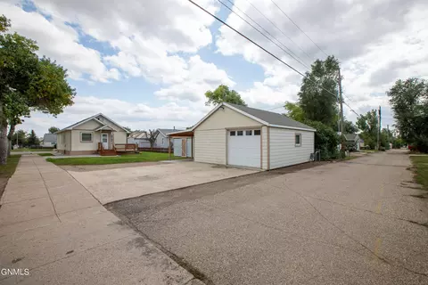 623 8th Ave W, Williston, ND 58801 photo 8