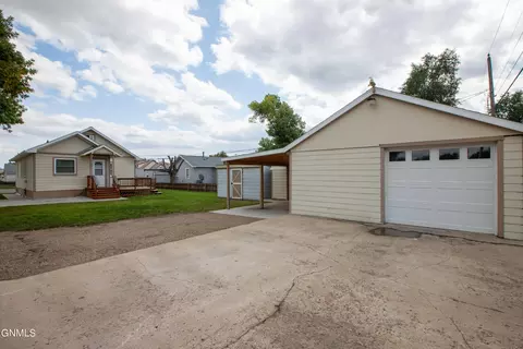 623 8th Ave W, Williston, ND 58801 photo 32