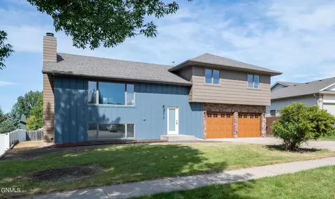 3012 Cody Dr, Bismarck, ND 58503