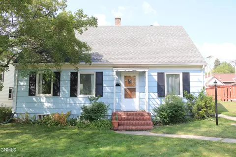 633 5th Ave NW, Valley City, ND 58072