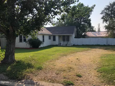 601 2nd Ave W, Mclaughlin, SD 57642