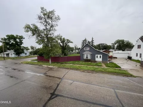 306 3rd St NE, Hazen, ND 58545 photo 31