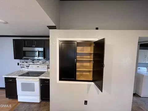 306 3rd St NE, Hazen, ND 58545 photo 7
