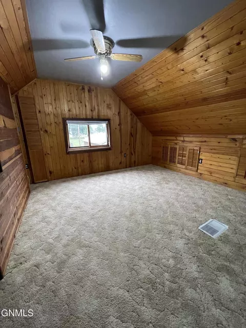 306 3rd St NE, Hazen, ND 58545 photo 18