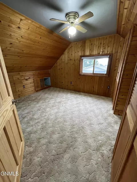 306 3rd St NE, Hazen, ND 58545 photo 20