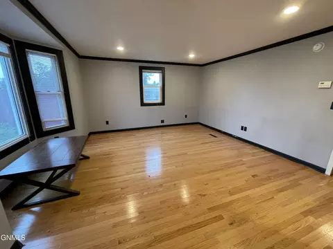 306 3rd St NE, Hazen, ND 58545 photo 12
