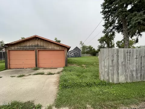 306 3rd St NE, Hazen, ND 58545 photo 27