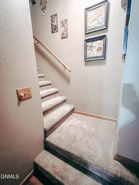 2304 Main Ct, Williston, ND 58801 photo 17