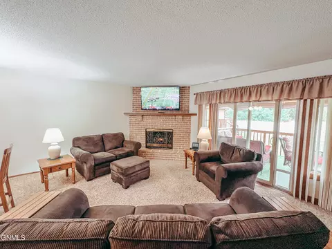 2304 Main Ct, Williston, ND 58801 photo 7