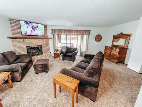 2304 Main Ct, Williston, ND 58801 photo 8
