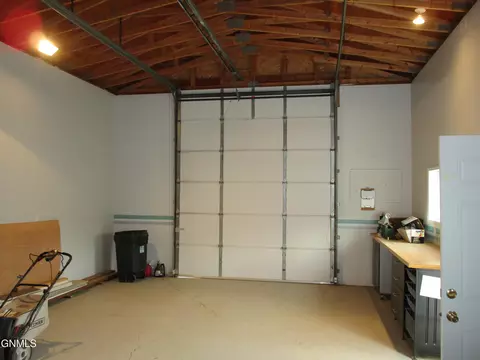 Exterior - 310 3rd Ave NE, Elgin, ND 58533 photo 6 of 8