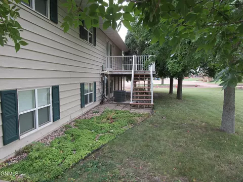 Exterior - 310 3rd Ave NE, Elgin, ND 58533 photo 8 of 8