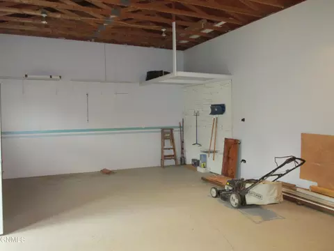 Exterior - 310 3rd Ave NE, Elgin, ND 58533 photo 5 of 8