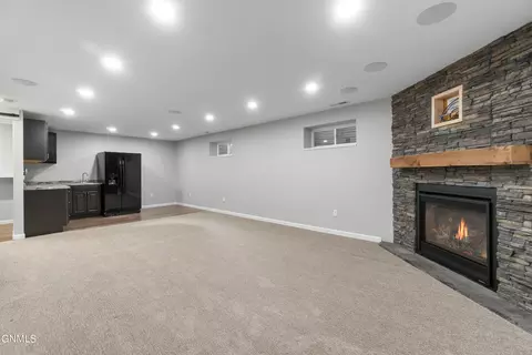 6180 Edgerly Ln, Lincoln, ND 58504 photo 15
