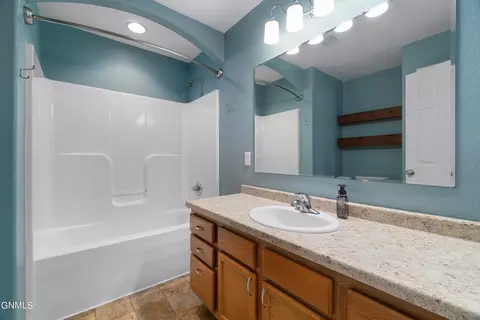 6180 Edgerly Ln, Lincoln, ND 58504 photo 13