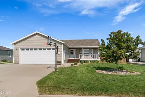 6180 Edgerly Ln, Lincoln, ND 58504