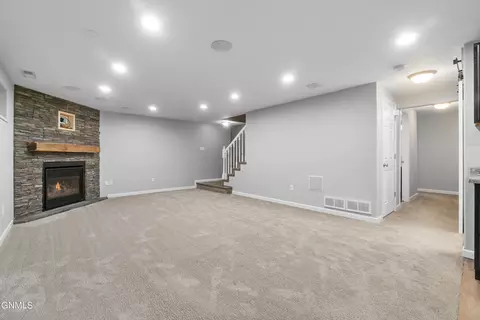 6180 Edgerly Ln, Lincoln, ND 58504 photo 16