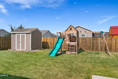 6180 Edgerly Ln, Lincoln, ND 58504 photo 23