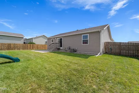 6180 Edgerly Ln, Lincoln, ND 58504 photo 26