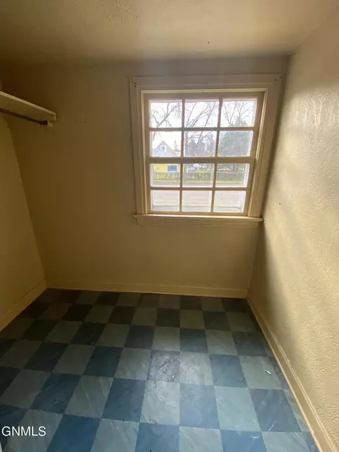 101 Central Ave E, Crosby, ND 58730 photo 15