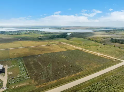 4967 14th St NW, Garrison, ND 58540