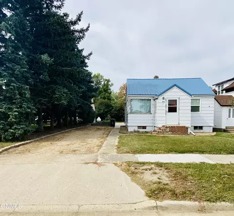 17 2nd St NE, Crosby, ND 58730