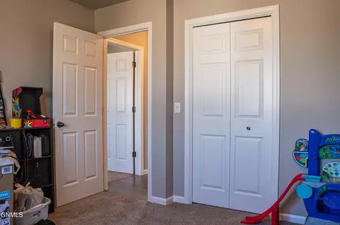305 Cobblestone Loop SW, Mandan, ND 58554 photo 44